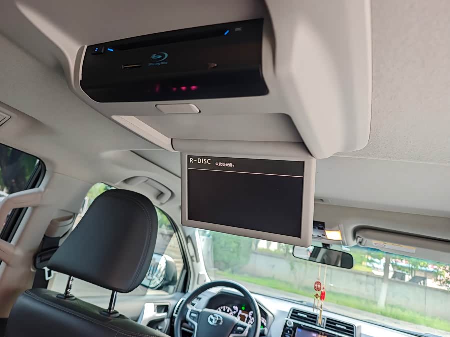 Toyota Land Cruiser Prado 2018 car image #19
