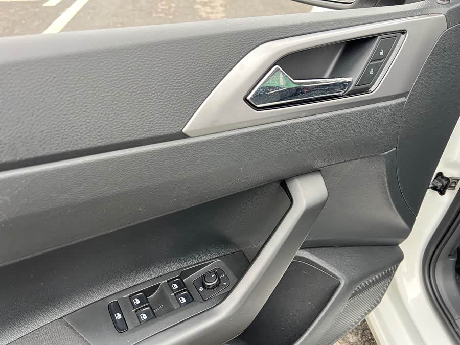 Volkswagen Polo 2020 car image #19