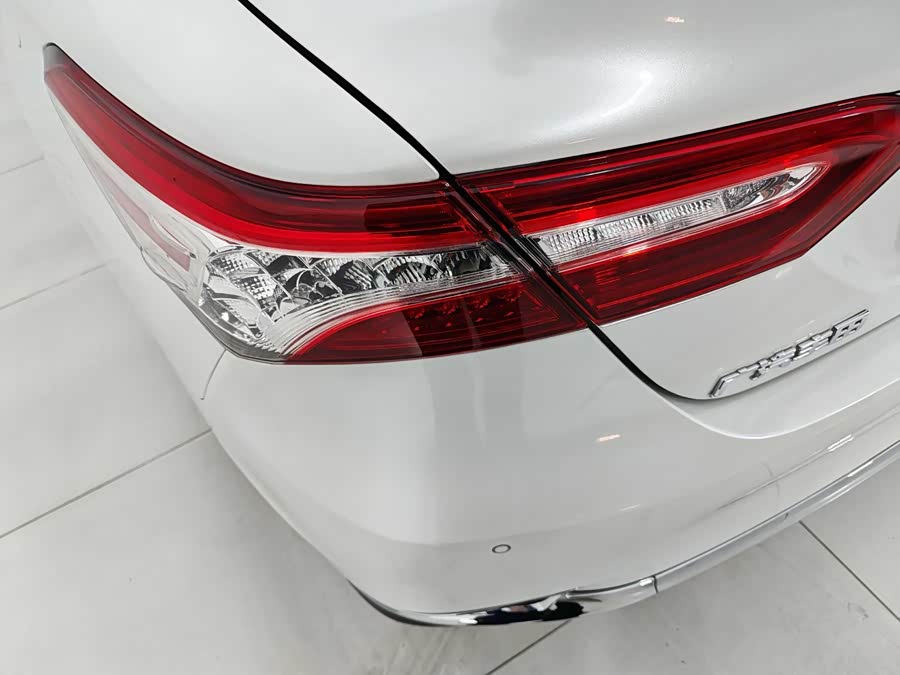 Toyota Camry 2023 immagine di auto #19