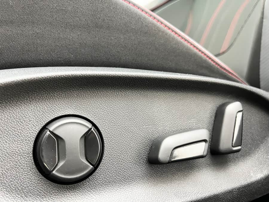 Volkswagen Lamando 2023 car image #19