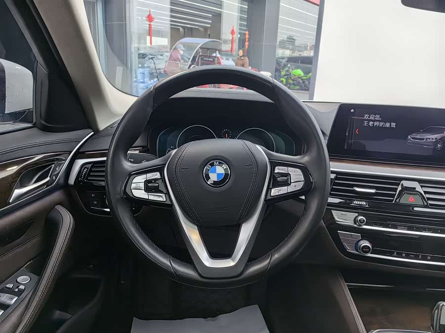 BMW 5 Series 2019 #19 BMW 5 Series 2019 car image #19