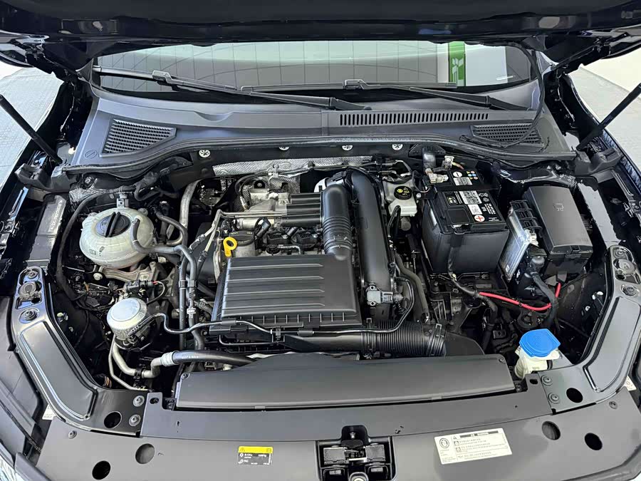 Volkswagen Passat 2021 car image #19