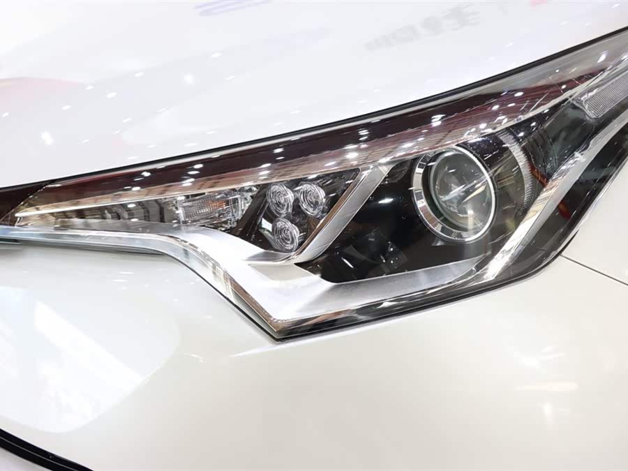 Toyota C-HR 2021 immagine di auto #19