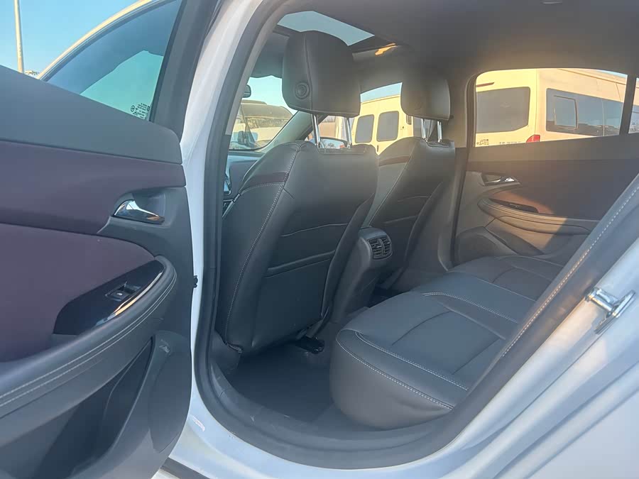 Chevrolet Malibu 2018 immagine di auto #19