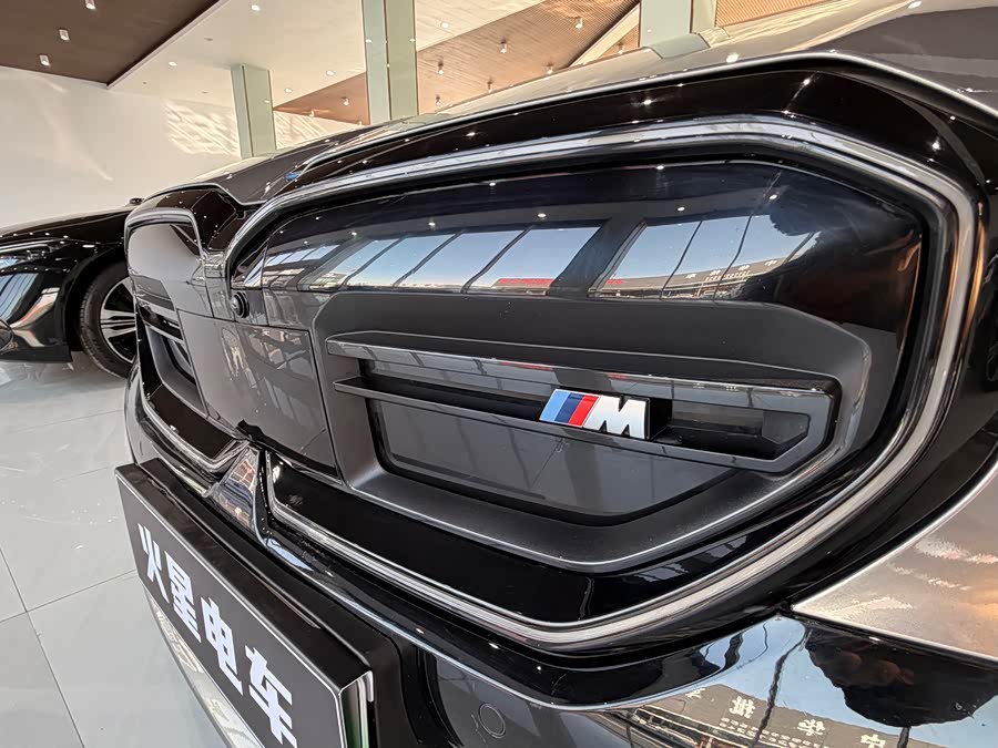 BMW i5 M60 2025 car image #19