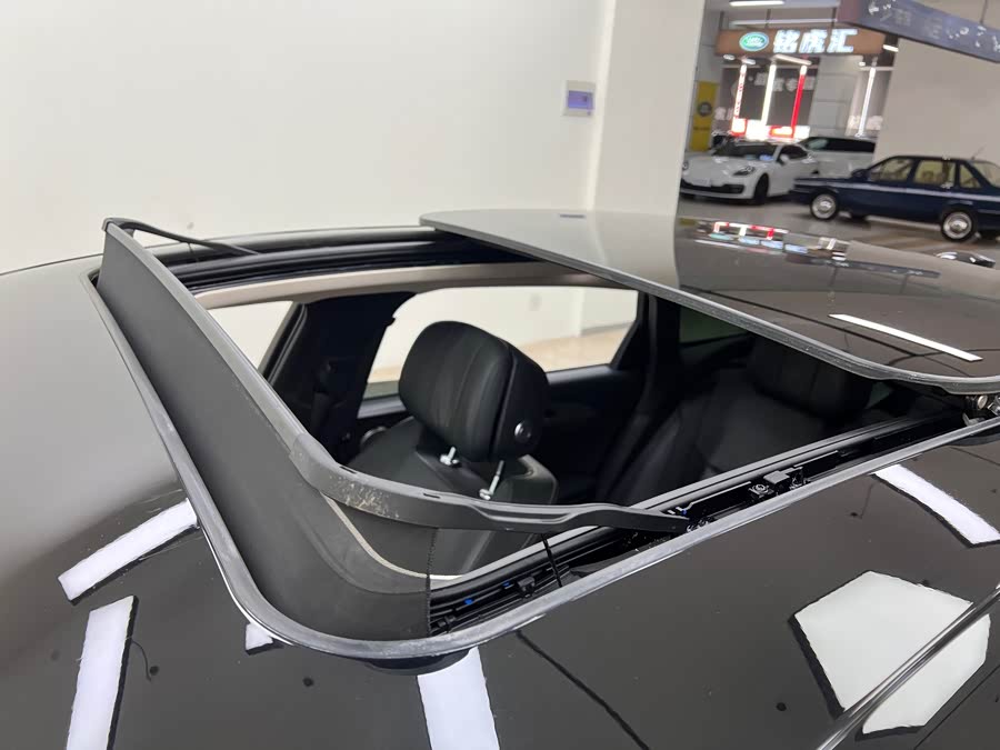 HongQi H9 2021 car image #19