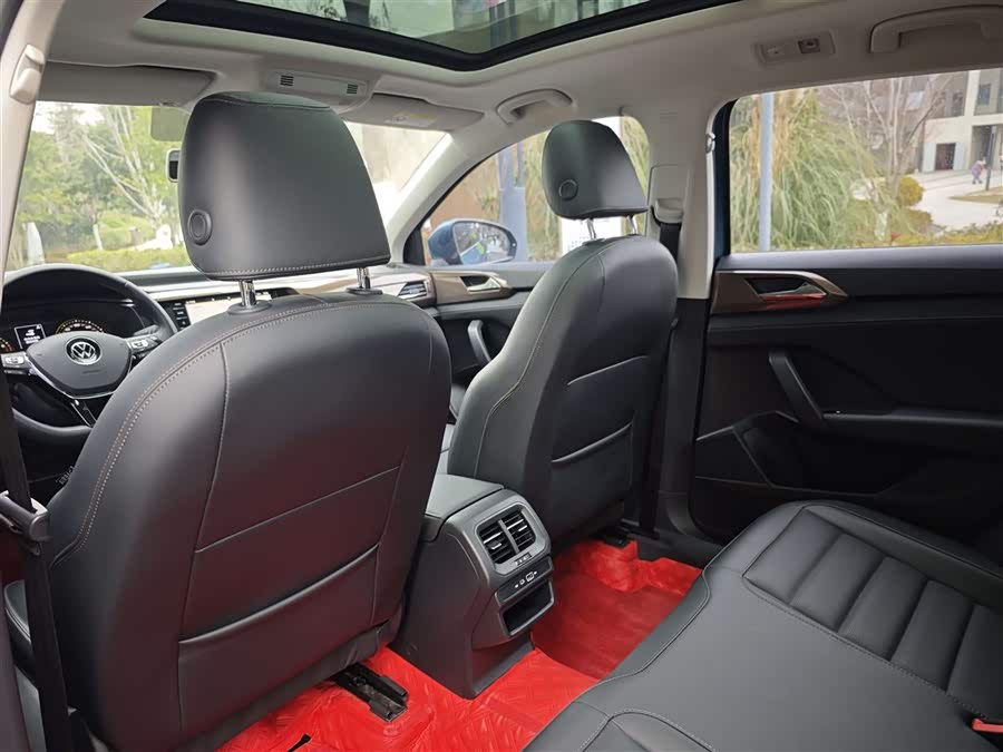 Volkswagen Tharu 2020 car image #19