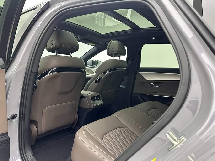 BYD Han 2025 car image #19