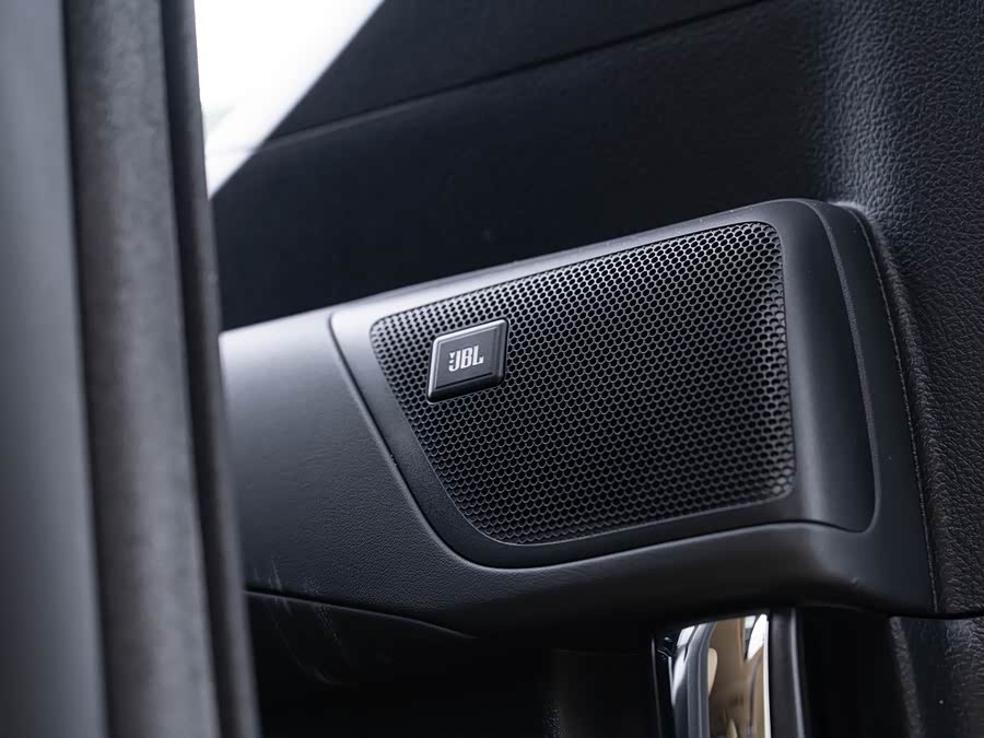 Toyota Alphard 2019 car image #19