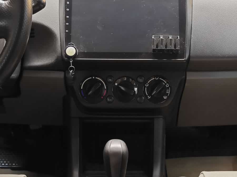 Suzuki Swift 2012 car image #19