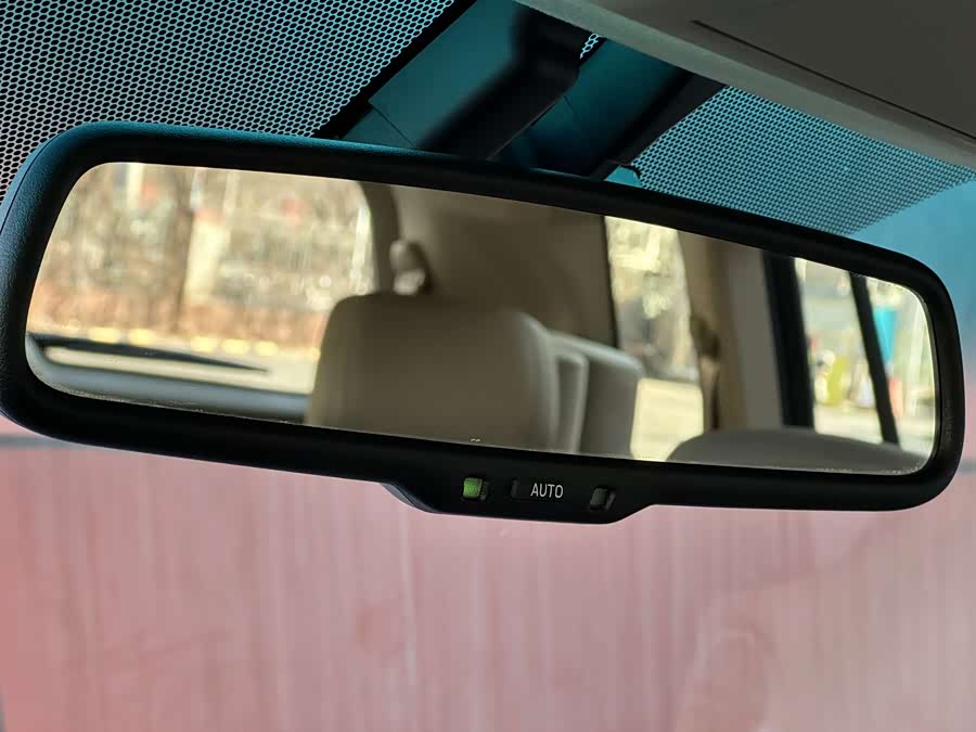 Toyota Land Cruiser 2011 immagine di auto #19