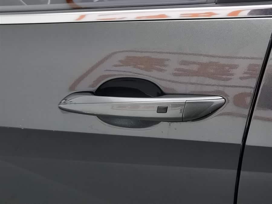 Hyundai Elantra 2023 immagine di auto #19