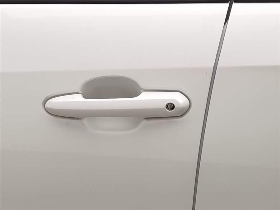 Toyota RAV4 2022 car image #19
