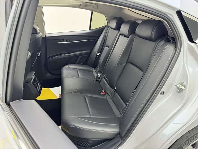 Toyota Camry 2024 immagine di auto #19