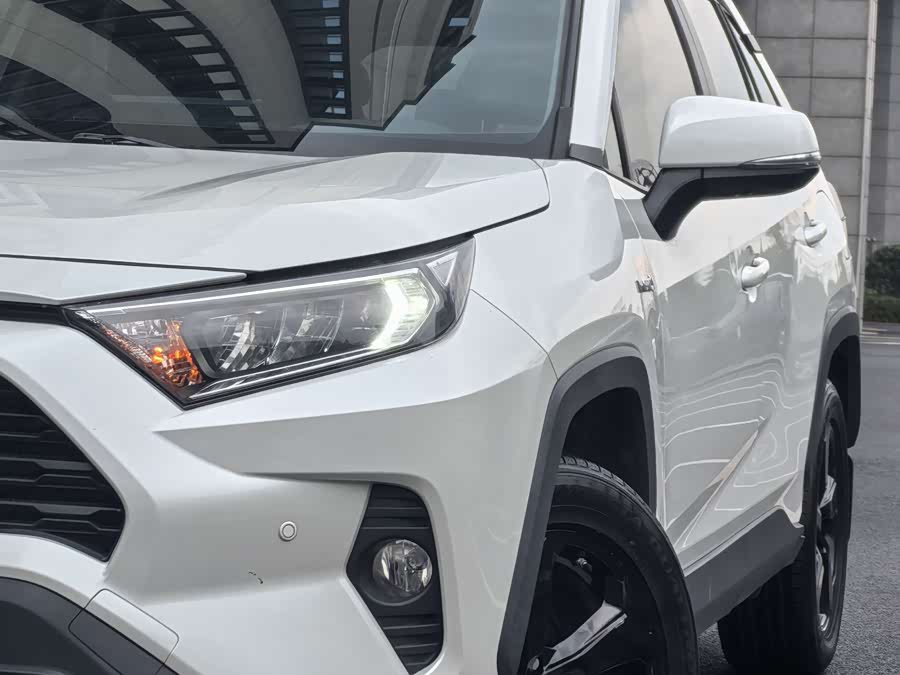 Toyota RAV4 Hybird E+ 2021 immagine di auto #19