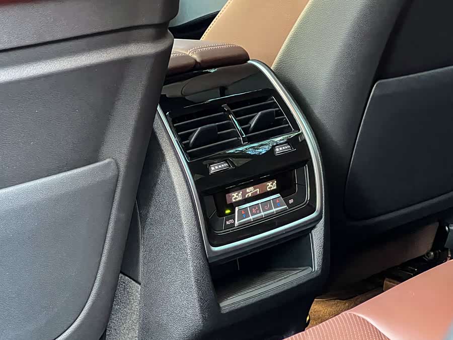 BMW X6 2023 #19 BMW X6 2023 immagine di auto #19