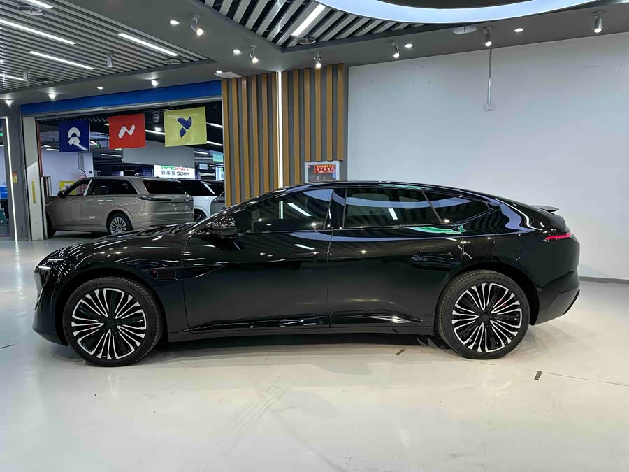 Avatr 12 2024 car image #19