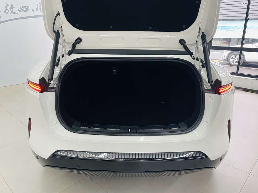 Avatr 11 2023 car image #19