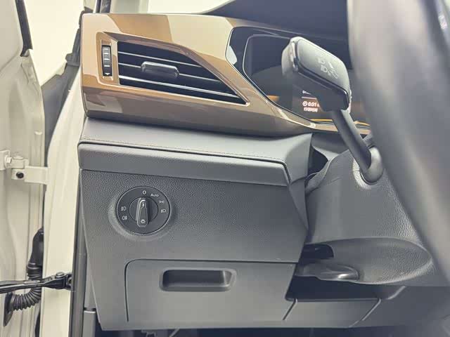 Volkswagen Tharu 2022 immagine di auto #19