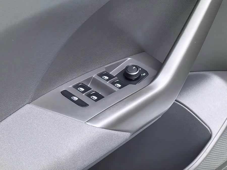 Volkswagen T-Cross 2026 immagine di auto #19