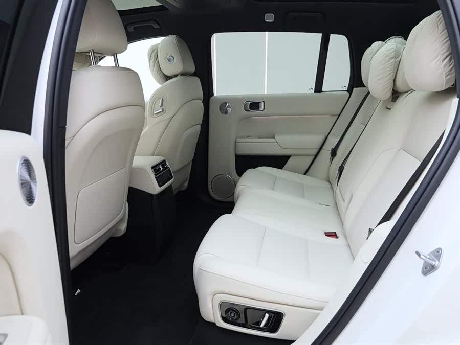 Li L7 2025 صورة سيارة #19