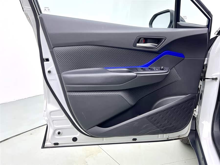 Toyota C-HR 2023 immagine di auto #19