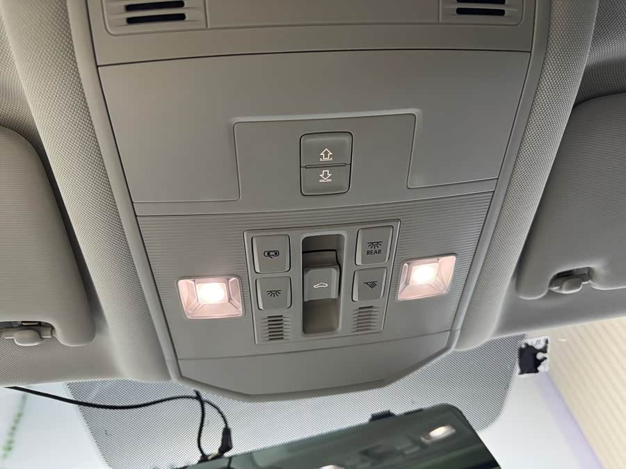 Volkswagen T-Roc 2021 car image #19