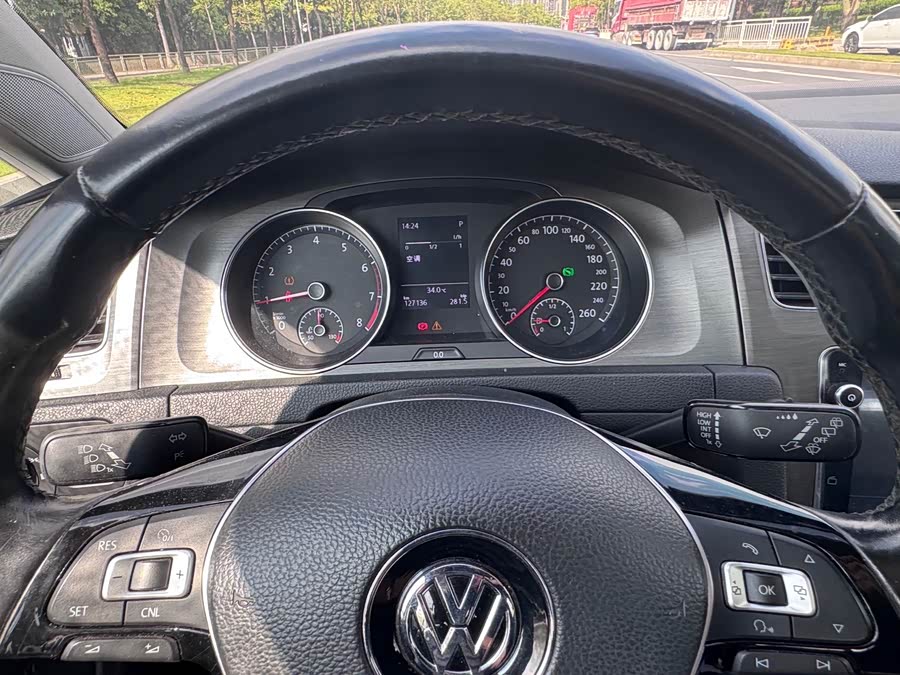 Volkswagen Golf 2016 car image #19