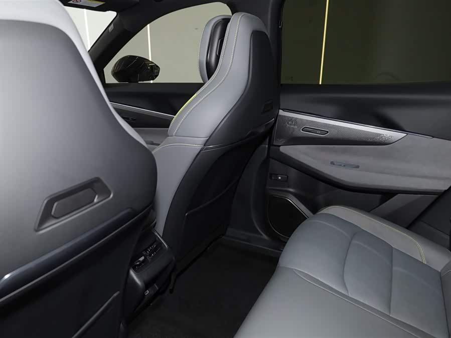 Lynk & Co 08 EM-P 2025 car image #19