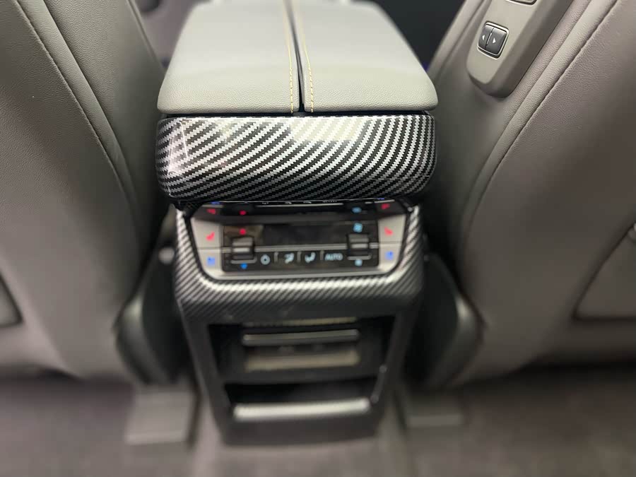 Ford Edge 2023 car image #19