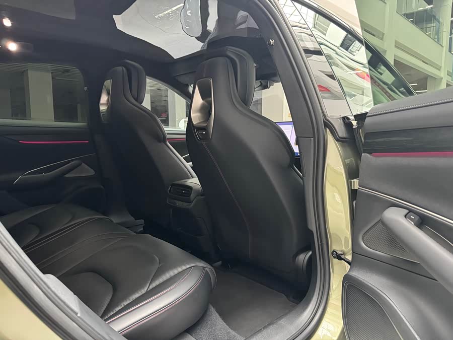 MI SU7 2024 car image #19