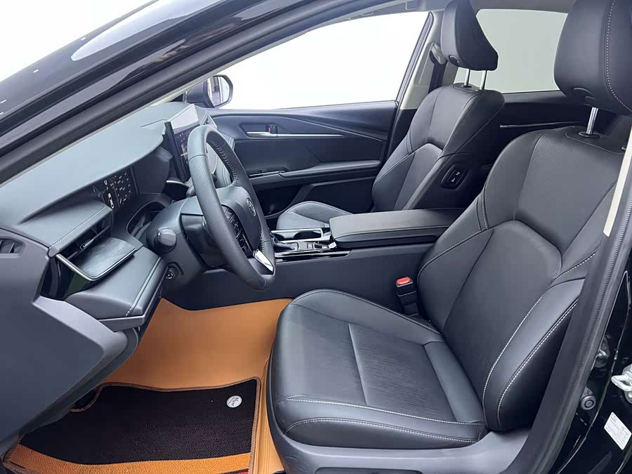 Toyota Camry 2025 car image #19