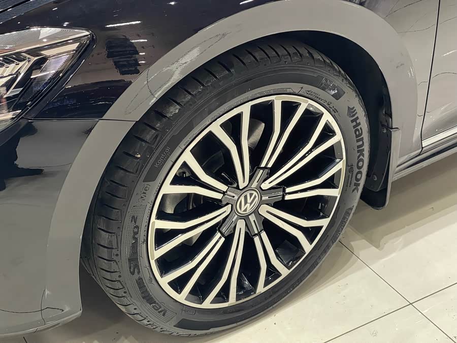 Volkswagen Passat 2020 car image #19