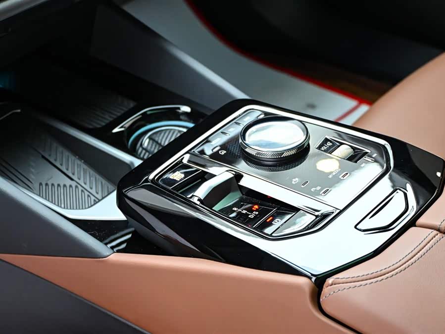 BMW 5 Series 2024 car image #19