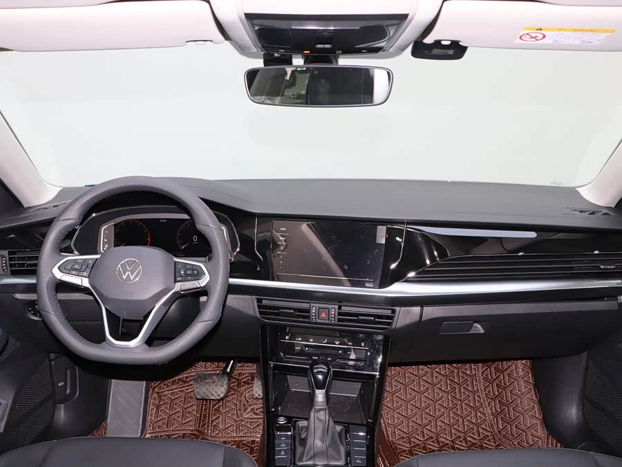 Volkswagen Passat 2025 car image #19