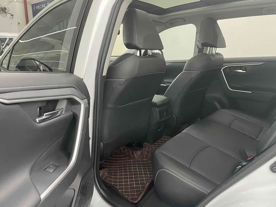 Toyota RAV4 2021 #19 Toyota RAV4 2021 car image #19