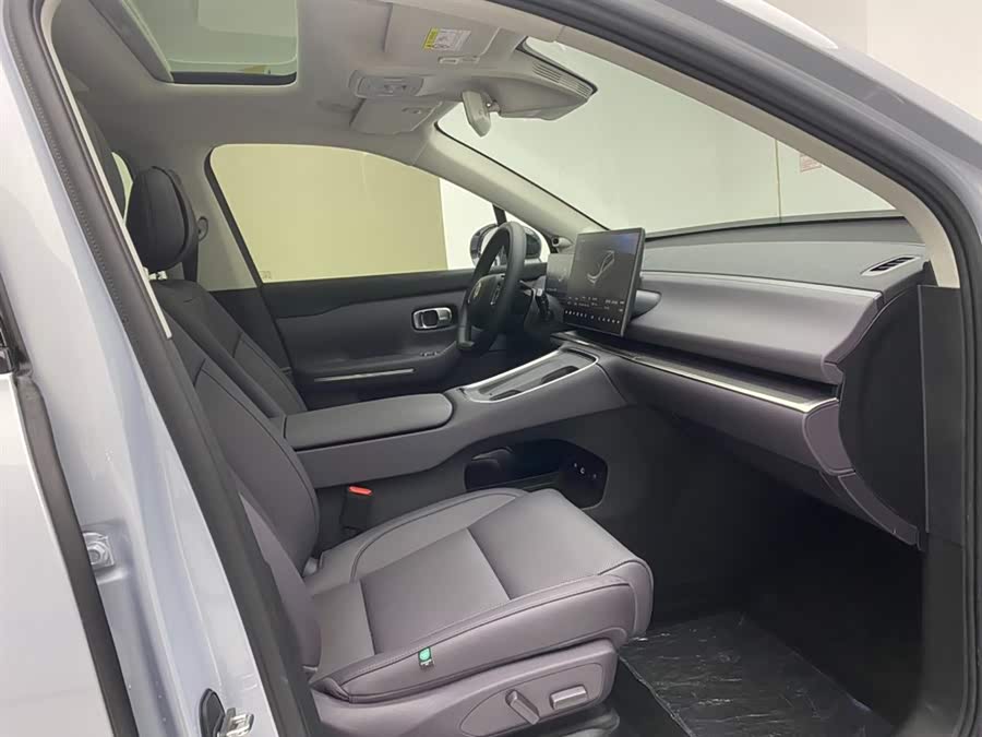 Leapmotor C16 2025 immagine di auto #19