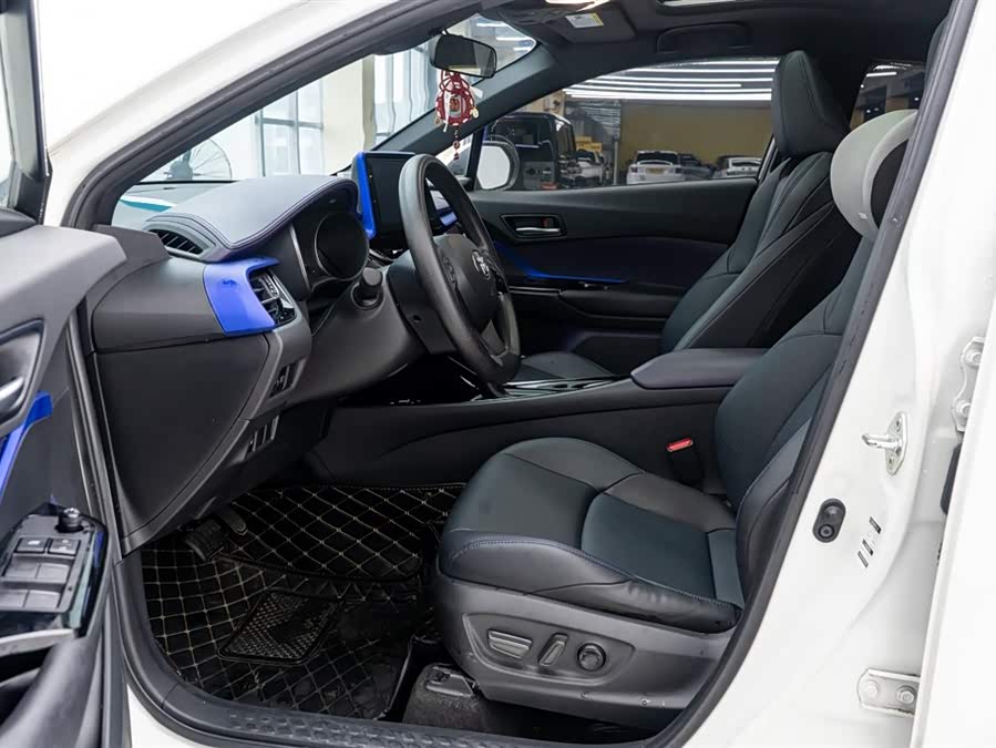 Toyota C-HR 2021 car image #19