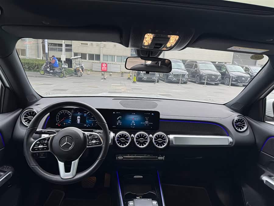 Mercedes-Benz GLB Class 2023 immagine di auto #19