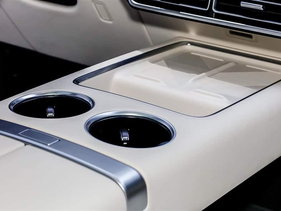 Li L7 2025 immagine di auto #19