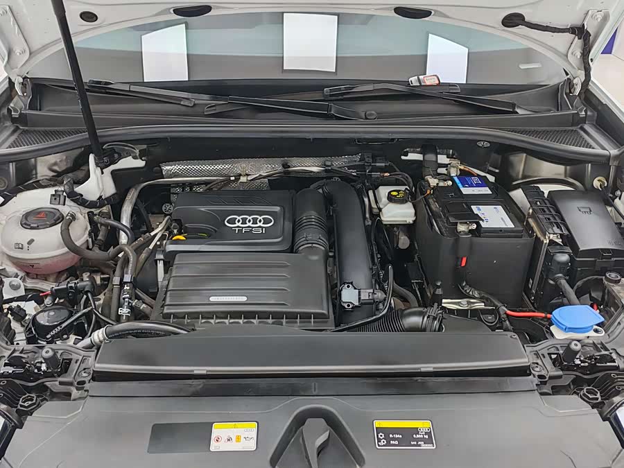 Audi Q3 2021 car image #19