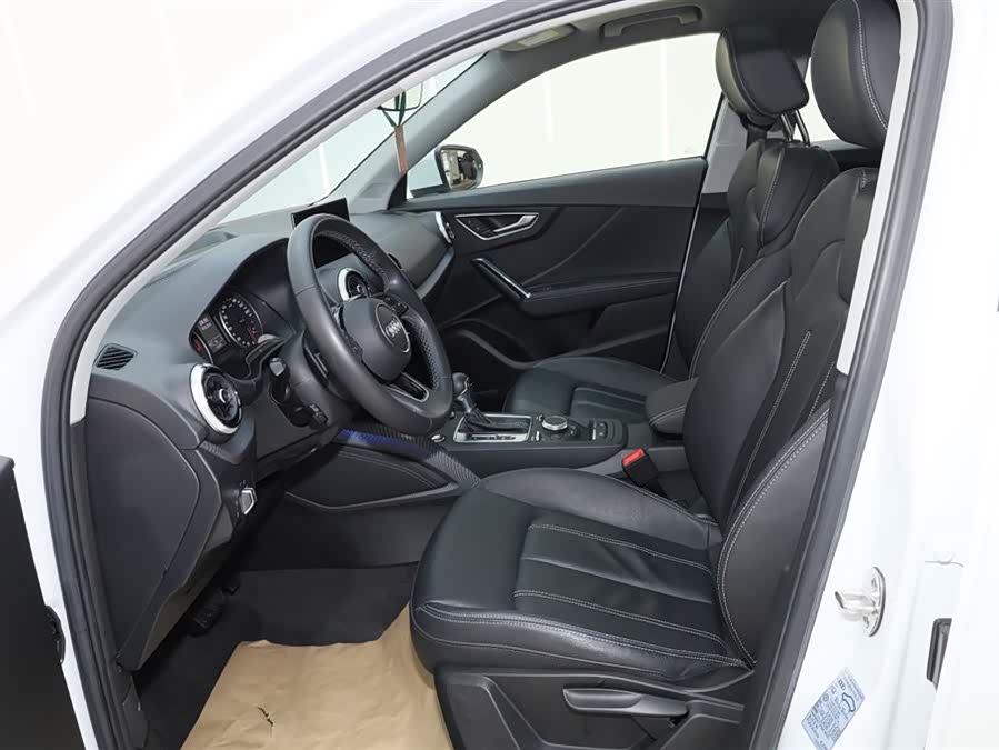 Audi Q2L 2023 car image #19