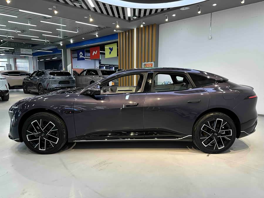 Avatr 06 2025 car image #19