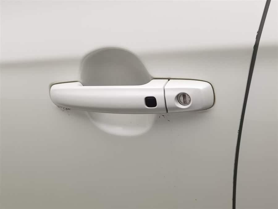 Suzuki S-Cross 2015 صورة سيارة #19