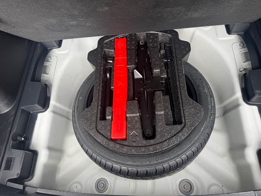 GEELY Coolray 2023 car image #19