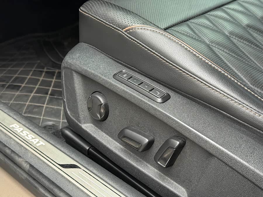 Volkswagen Passat 2018 car image #19
