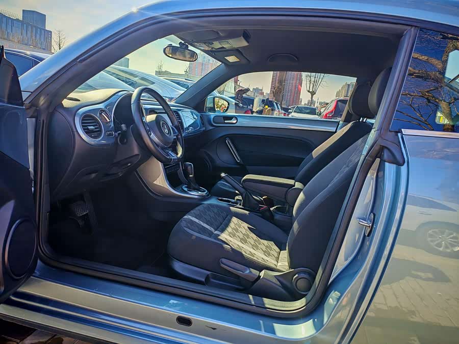 Volkswagen Beetle 2017 изображение автомобиля #19