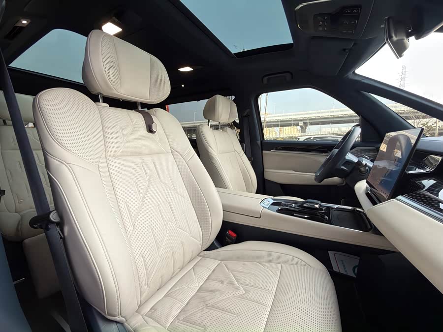 Zeekr 009 2024 imagen de coche #19