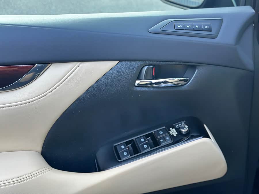 Toyota Alphard 2017 car image #19