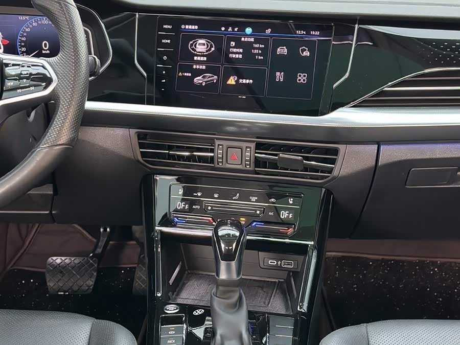 Volkswagen Passat 2023 صورة سيارة #19